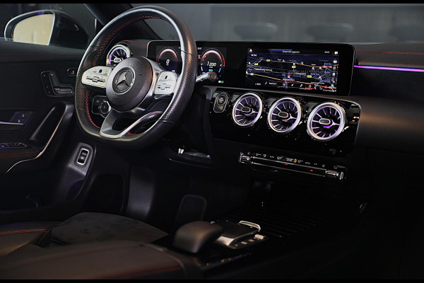 Mercedes-Benz CLA-Klasse 250 e AMG 45 Look / Memory / Elek Stoelen / Cruise Control / Camera / Open Panoramadak / Led / 18 Inch
