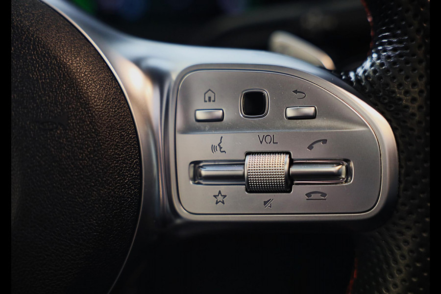 Mercedes-Benz CLA-Klasse 250 e AMG 45 Look / Memory / Elek Stoelen / Cruise Control / Camera / Open Panoramadak / Led / 18 Inch