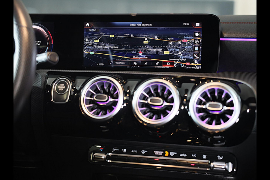 Mercedes-Benz CLA-Klasse 250 e AMG 45 Look / Memory / Elek Stoelen / Cruise Control / Camera / Open Panoramadak / Led / 18 Inch