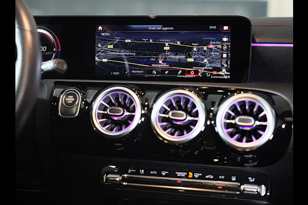 Mercedes-Benz CLA-Klasse 250 e AMG 45 Look / Memory / Elek Stoelen / Cruise Control / Camera / Open Panoramadak / Led / 18 Inch