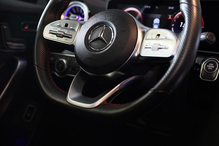 Mercedes-Benz CLA-Klasse 250 e AMG 45 Look / Memory / Elek Stoelen / Cruise Control / Camera / Open Panoramadak / Led / 18 Inch