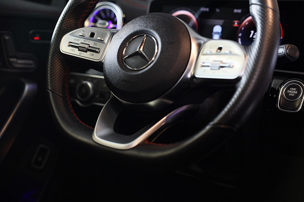 Mercedes-Benz CLA-Klasse 250 e AMG 45 Look / Memory / Elek Stoelen / Cruise Control / Camera / Open Panoramadak / Led / 18 Inch