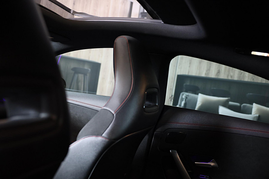 Mercedes-Benz CLA-Klasse 250 e AMG 45 Look / Memory / Elek Stoelen / Cruise Control / Camera / Open Panoramadak / Led / 18 Inch