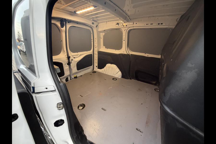 Opel Combo 1.5D L1H1 Edition CarPlay/navigatie/Cruise control/trekhaak