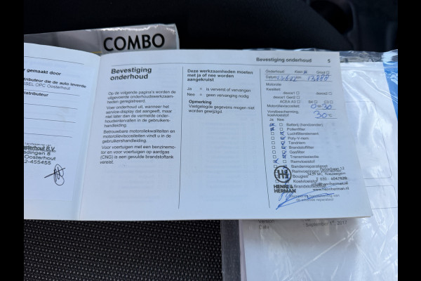 Opel Combo 1.5D L1H1 Edition CarPlay/navigatie/Cruise control/trekhaak