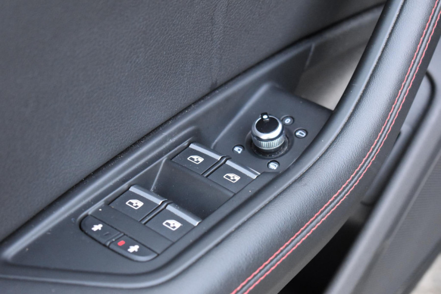 Audi A4 Avant 2.0 TFSI MHEV Sport S line black edition 3x S-line Keyless Leder Matrix