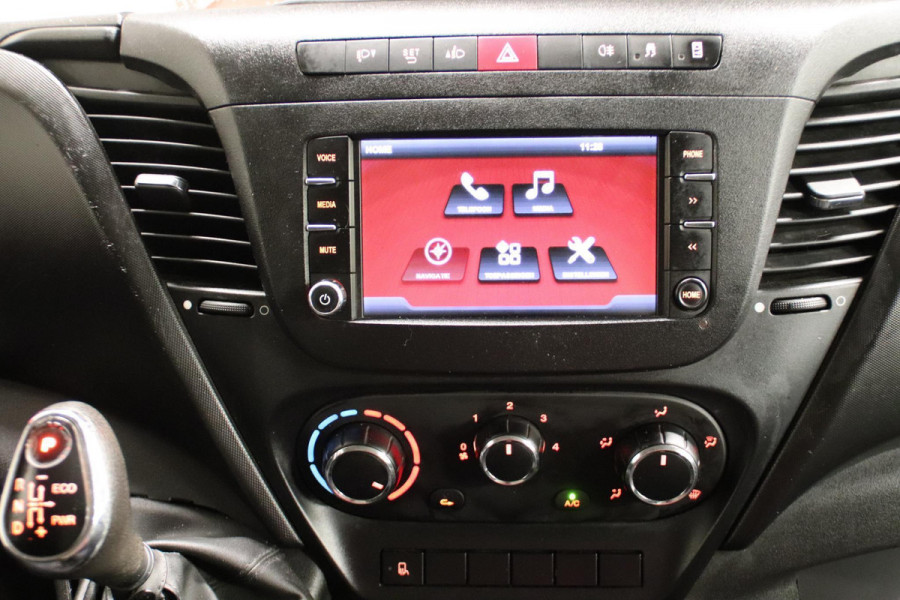 Iveco Daily 35S14V 2.3 352 L2H2 Iveco Daily 35S14V 2.3 352 H2 AUTOMAAT 3500KG TREKVERMOGEN