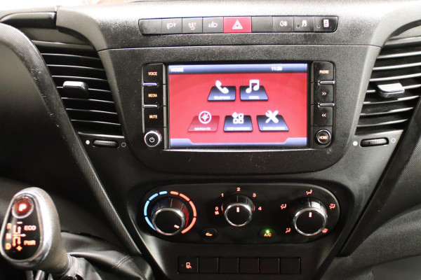 Iveco Daily 35S14V 2.3 352 L2H2 Iveco Daily 35S14V 2.3 352 H2 AUTOMAAT 3500KG TREKVERMOGEN