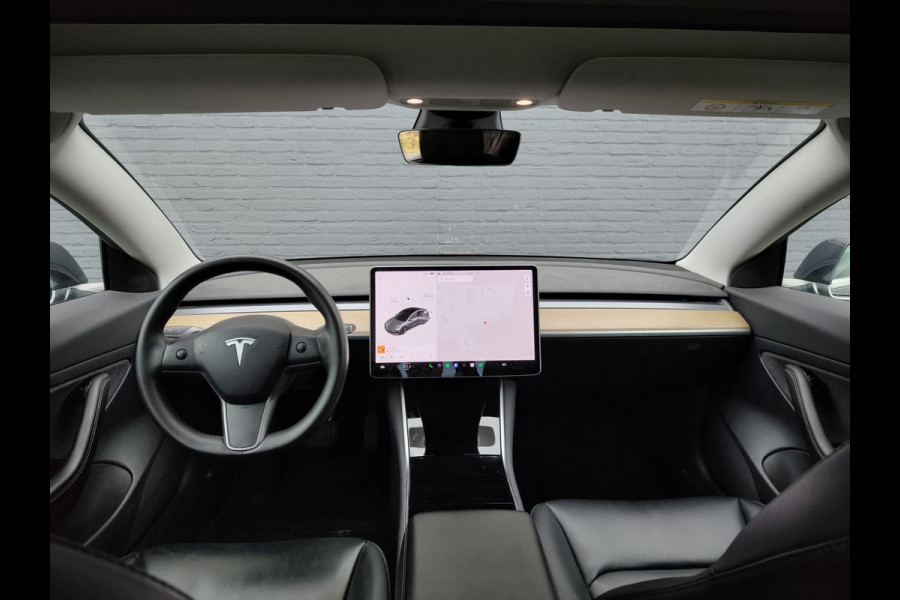 Tesla Model 3 RWD SR plus 325PK SOH 91% Trekhaak Lmv 18" AutoPilot FSD Leder Panoramadak Adaptive-Cruise Camera's Elektr.-Stuur+Stoelen+Spiege Navi LED Comfortstoelen ACC DAB Voorverwarmen interieur via App Keyless One-Pedal-Drive Origineel Nederlandse Auto 1.000KG Trekgewicht