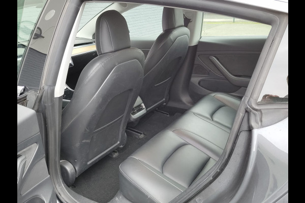 Tesla Model 3 RWD SR plus 325PK SOH 91% Trekhaak Lmv 18" AutoPilot FSD Leder Panoramadak Adaptive-Cruise Camera's Elektr.-Stuur+Stoelen+Spiege Navi LED Comfortstoelen ACC DAB Voorverwarmen interieur via App Keyless One-Pedal-Drive Origineel Nederlandse Auto 1.000KG Trekgewicht