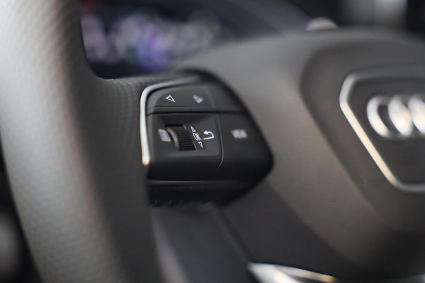 Audi Q5 Sportback 55 TFSI e Quattro SQ5 Look / FACELIFT / Carbon / Digital Cockpit / Dode Hoek / Lane Assist / Open Pano / 21 Inch