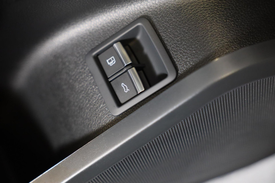 Audi Q5 Sportback 55 TFSI e Quattro SQ5 Look / FACELIFT / Carbon / Digital Cockpit / Dode Hoek / Lane Assist / Open Pano / 21 Inch