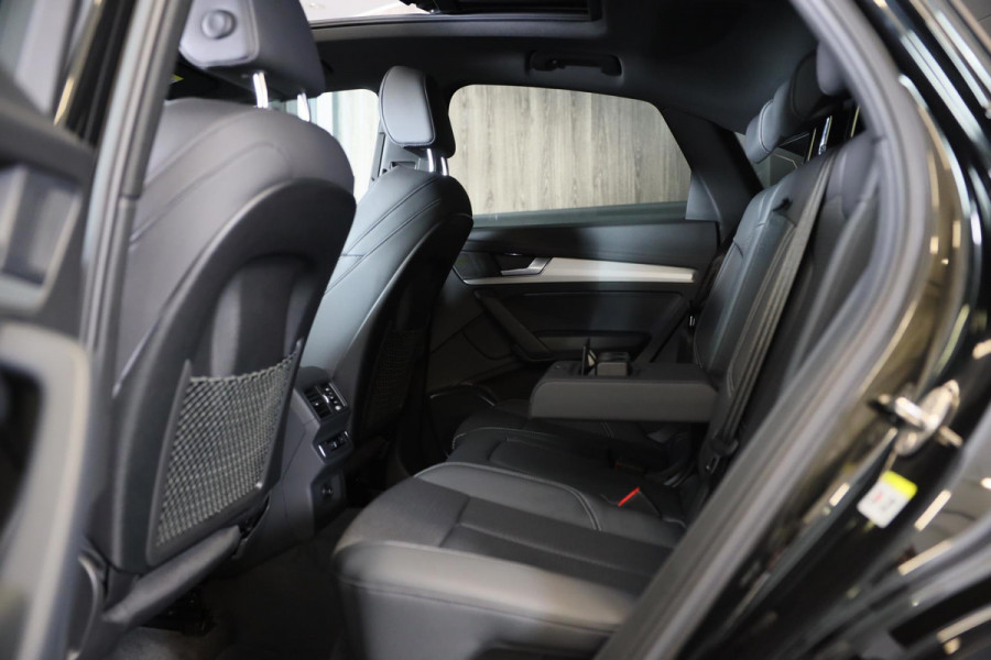 Audi Q5 Sportback 55 TFSI e Quattro SQ5 Look / FACELIFT / Carbon / Digital Cockpit / Dode Hoek / Lane Assist / Open Pano / 21 Inch