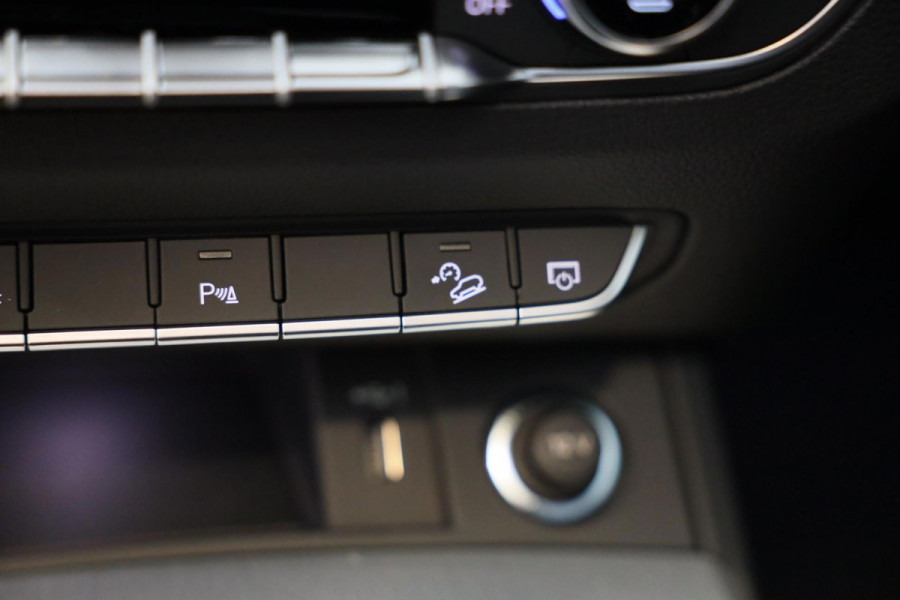 Audi Q5 Sportback 55 TFSI e Quattro SQ5 Look / FACELIFT / Carbon / Digital Cockpit / Dode Hoek / Lane Assist / Open Pano / 21 Inch