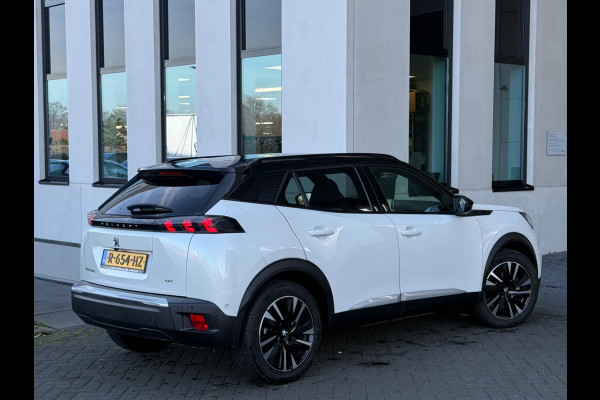 Peugeot e-2008 EV GT 50 kWh, elect. te openen panoramadak, achteruitrijcamera, 1/2 lederen sportinterieur, 17 inch, adaptief cruis