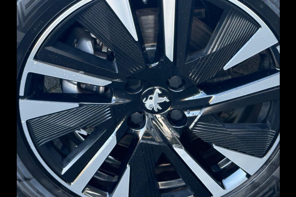 Peugeot e-2008 EV GT 50 kWh, elect. te openen panoramadak, achteruitrijcamera, 1/2 lederen sportinterieur, 17 inch, adaptief cruis