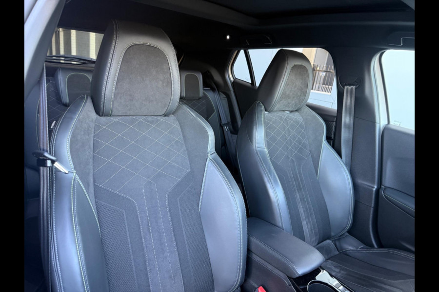 Peugeot e-2008 EV GT 50 kWh, elect. te openen panoramadak, achteruitrijcamera, 1/2 lederen sportinterieur, 17 inch, adaptief cruis