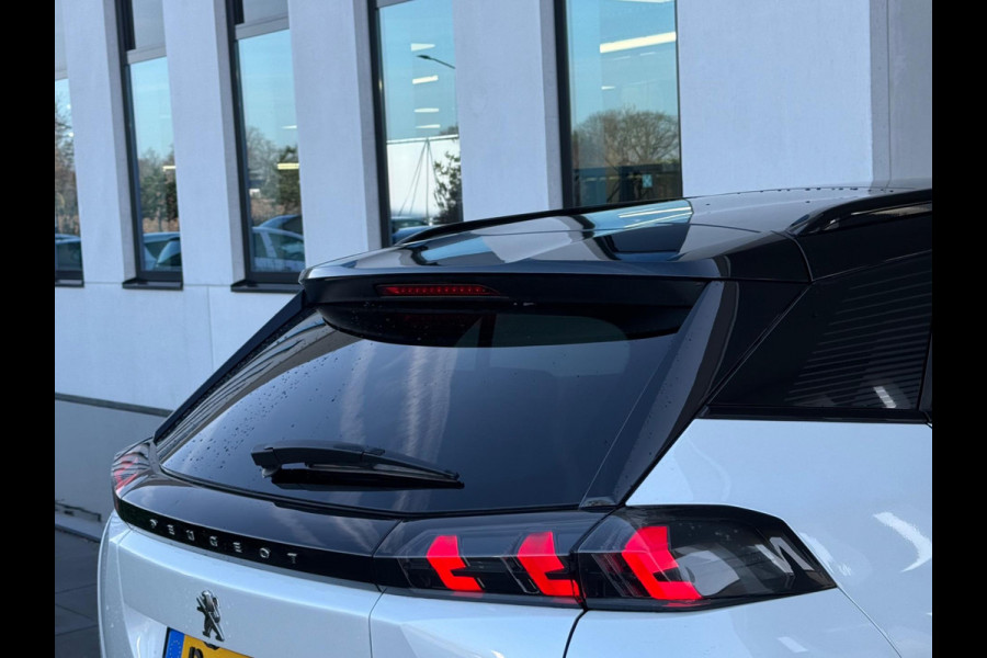 Peugeot e-2008 EV GT 50 kWh, elect. te openen panoramadak, achteruitrijcamera, 1/2 lederen sportinterieur, 17 inch, adaptief cruis
