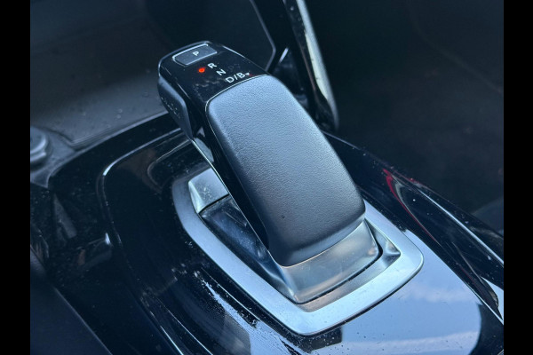 Peugeot e-2008 EV GT 50 kWh, elect. te openen panoramadak, achteruitrijcamera, 1/2 lederen sportinterieur, 17 inch, adaptief cruis