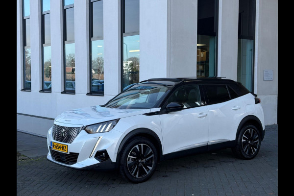 Peugeot e-2008 EV GT 50 kWh, elect. te openen panoramadak, achteruitrijcamera, 1/2 lederen sportinterieur, 17 inch, adaptief cruis