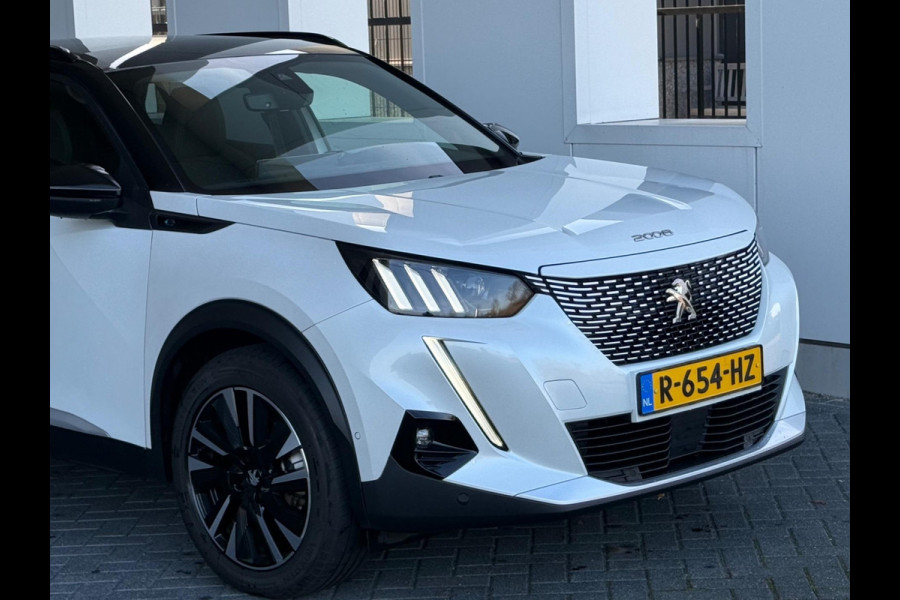 Peugeot e-2008 EV GT 50 kWh, elect. te openen panoramadak, achteruitrijcamera, 1/2 lederen sportinterieur, 17 inch, adaptief cruis