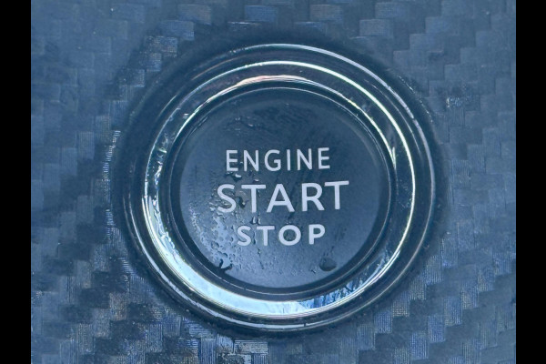 Peugeot e-2008 EV GT 50 kWh, elect. te openen panoramadak, achteruitrijcamera, 1/2 lederen sportinterieur, 17 inch, adaptief cruis