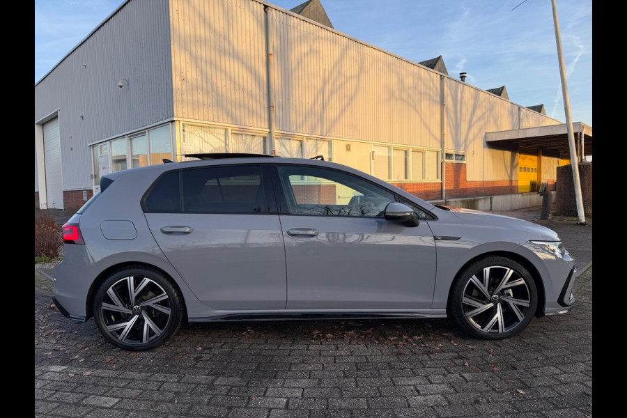 Volkswagen Golf 1.5 eTSI 2024 FACE-LIFT R-LINE DSG PANO ACC LEDER ALCANTARA