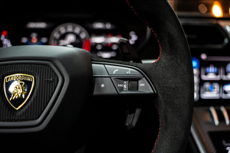 Lamborghini Urus Performante FULLCARBON|AKRA|B&O|PANO