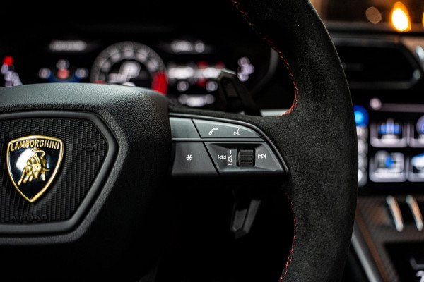 Lamborghini Urus Performante FULLCARBON|AKRA|B&O|PANO