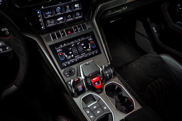 Lamborghini Urus Performante FULLCARBON|AKRA|B&O|PANO