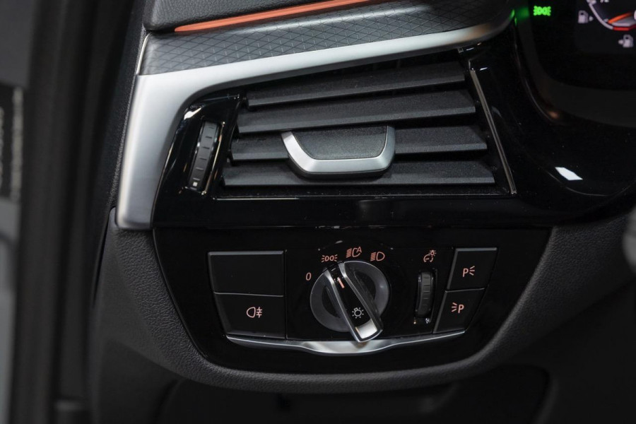 BMW 5 Serie Touring 520i M PAKKET|AUT|LEDER|CLIMATE|FULL