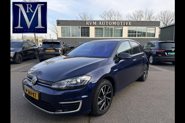 Volkswagen e-Golf e-Golf SOH 90% | ACHTERUITRIJ CAMERA | DIG. DASH| DODE HOEK| CARPLAY| STOELVERWARMING| ALL SEASON BANDEN |  LEUKE COMPLETE AUTO| RIJKLAAR INCL. 12 MND BOVAG GARANTIE