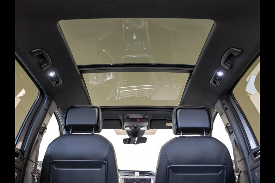 Volkswagen Tiguan 2.0 TSI 4Motion 2x R-Line Blackstyle / 230pk / Trekhaak / Panorama dak / Dynaudio /