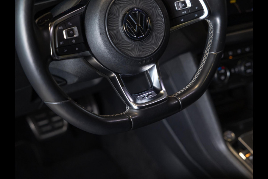 Volkswagen Tiguan 2.0 TSI 4Motion 2x R-Line Blackstyle / 230pk / Trekhaak / Panorama dak / Dynaudio /