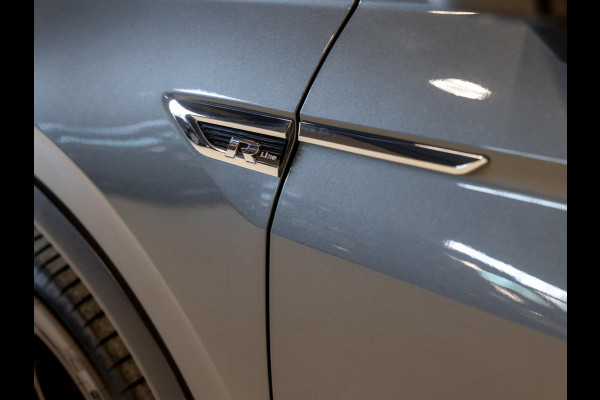 Volkswagen Tiguan 2.0 TSI 4Motion 2x R-Line Blackstyle / 230pk / Trekhaak / Panorama dak / Dynaudio /