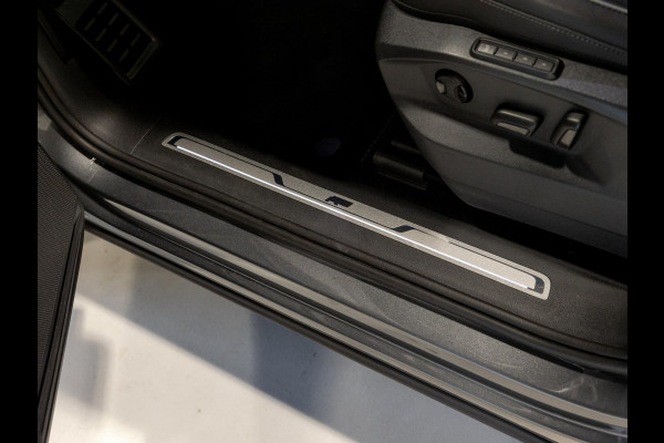 Volkswagen Tiguan 2.0 TSI 4Motion 2x R-Line Blackstyle / 230pk / Trekhaak / Panorama dak / Dynaudio /