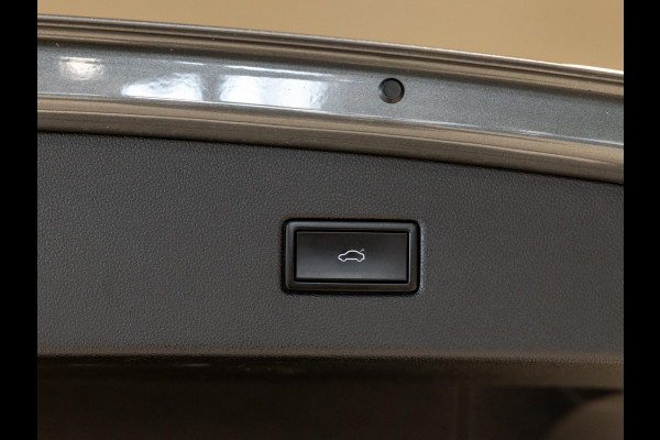 Volkswagen Tiguan 2.0 TSI 4Motion 2x R-Line Blackstyle / 230pk / Trekhaak / Panorama dak / Dynaudio /