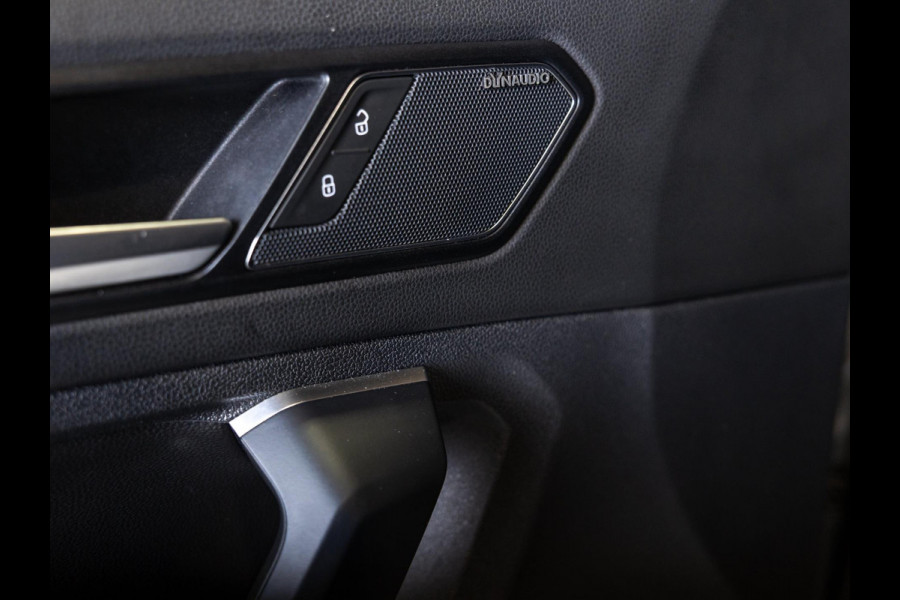 Volkswagen Tiguan 2.0 TSI 4Motion 2x R-Line Blackstyle / 230pk / Trekhaak / Panorama dak / Dynaudio /