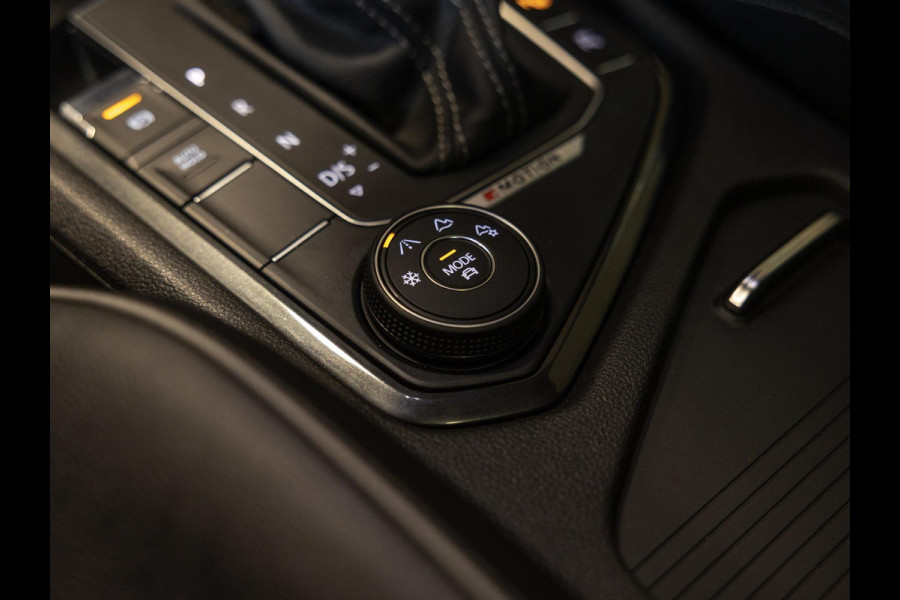 Volkswagen Tiguan 2.0 TSI 4Motion 2x R-Line Blackstyle / 230pk / Trekhaak / Panorama dak / Dynaudio /