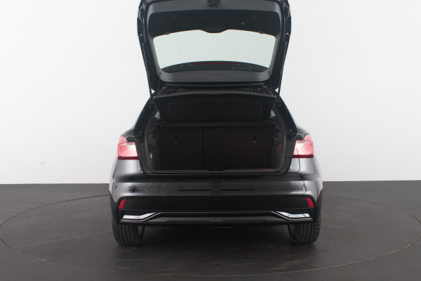 Audi A1 Sportback 30 TFSI Pro Line Automaat/116pk/Navigatie/Mythos Black Metallic/Parkeersensoren/16 inch velgen