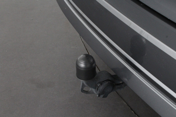 Škoda Octavia Combi 1.0 TSI Business > Trekhaak/Achteruitrijcamera/Stoelverwarming/Parkeerhulp voor en achter