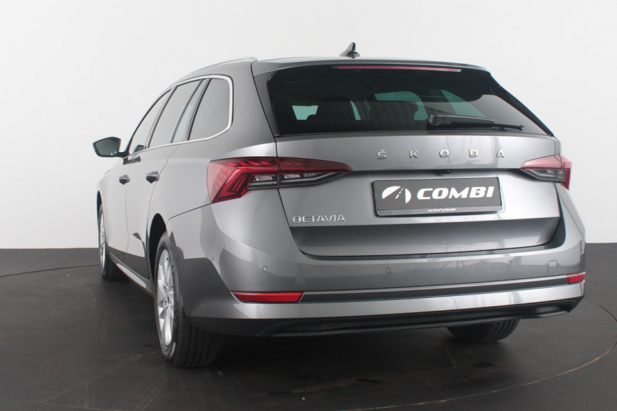 Škoda Octavia Combi 1.0 TSI Business > Trekhaak/Achteruitrijcamera/Stoelverwarming/Parkeerhulp voor en achter