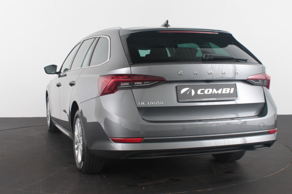 Škoda Octavia Combi 1.0 TSI Business > Trekhaak/Achteruitrijcamera/Stoelverwarming/Parkeerhulp voor en achter