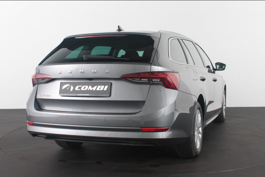 Škoda Octavia Combi 1.0 TSI Business > Trekhaak/Achteruitrijcamera/Stoelverwarming/Parkeerhulp voor en achter