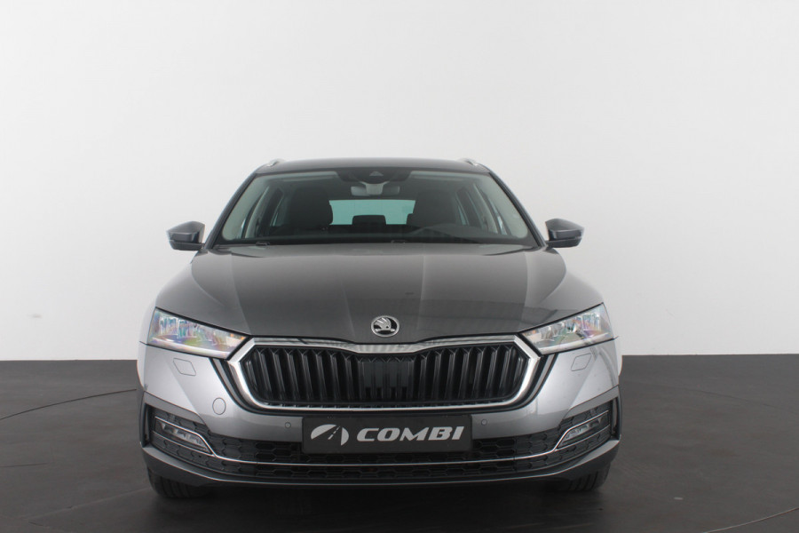 Škoda Octavia Combi 1.0 TSI Business > Trekhaak/Achteruitrijcamera/Stoelverwarming/Parkeerhulp voor en achter