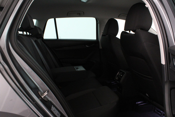 Škoda Octavia Combi 1.0 TSI Business > Trekhaak/Achteruitrijcamera/Stoelverwarming/Parkeerhulp voor en achter