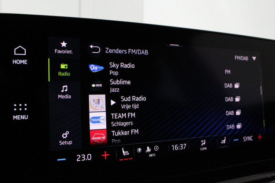 Škoda Octavia Combi 1.0 TSI Business > Trekhaak/Achteruitrijcamera/Stoelverwarming/Parkeerhulp voor en achter