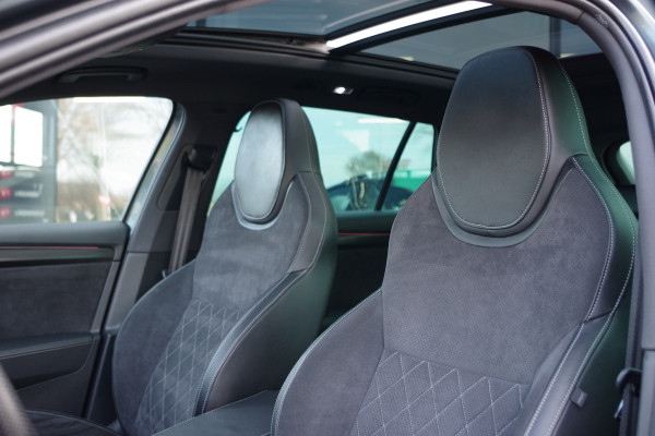 Škoda Superb Combi 1.4 TSI iV 218 PK Sportline BNS PHEV, Trekhaak, Panoramadak, 4 x Stoelverwarming, 360 Camera