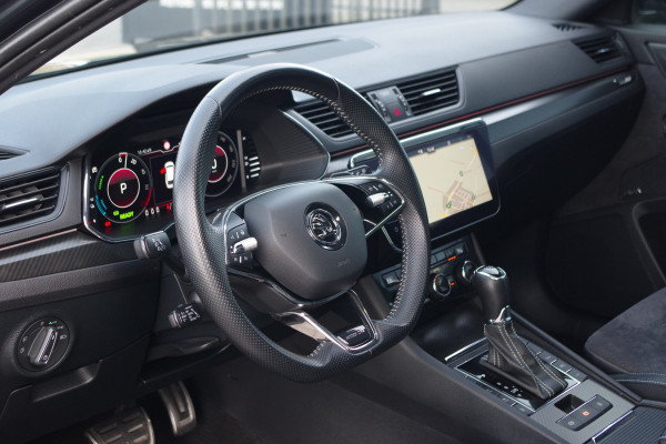 Škoda Superb Combi 1.4 TSI iV 218 PK Sportline BNS PHEV, Trekhaak, Panoramadak, 4 x Stoelverwarming, 360 Camera