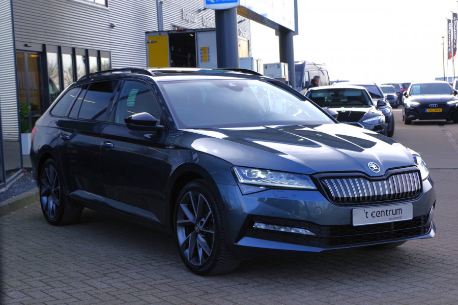 Škoda Superb Combi 1.4 TSI iV 218 PK Sportline BNS PHEV, Trekhaak, Panoramadak, 4 x Stoelverwarming, 360 Camera